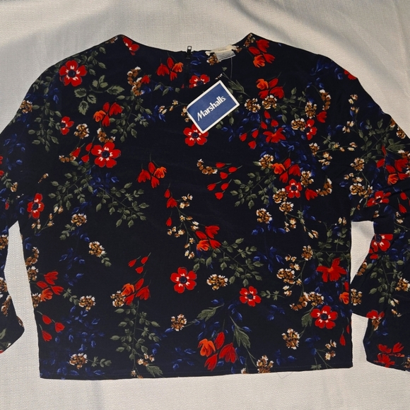 Floral top - Picture 1 of 2